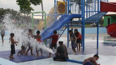 Pembersihan Kolam bersama2