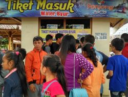 Antri dan Terbit Antri Tiket WaterByur